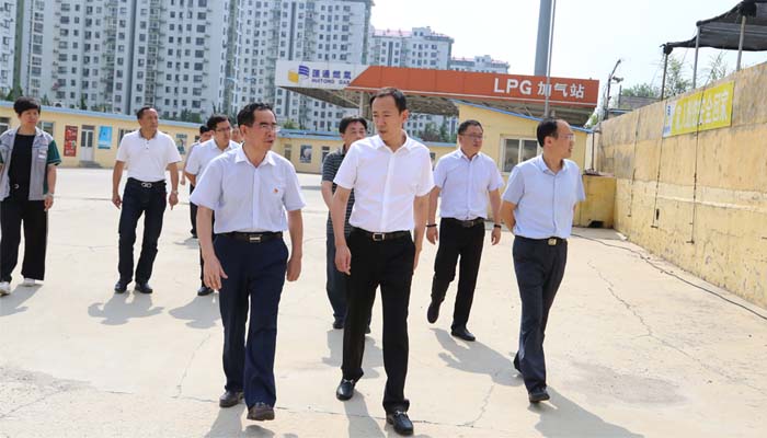 市城管局局長李冬到匯通燃?xì)鈾z查指導(dǎo)工作